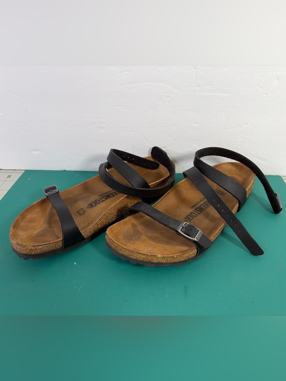 Birkenstock Yara Black Leather Sandals Women’s Size 38 US 7.5 EUC